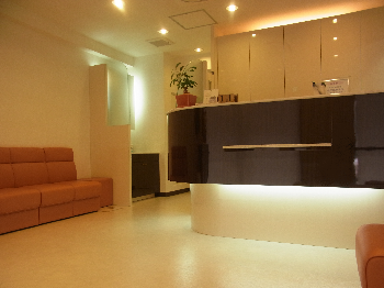 広々とした待合室